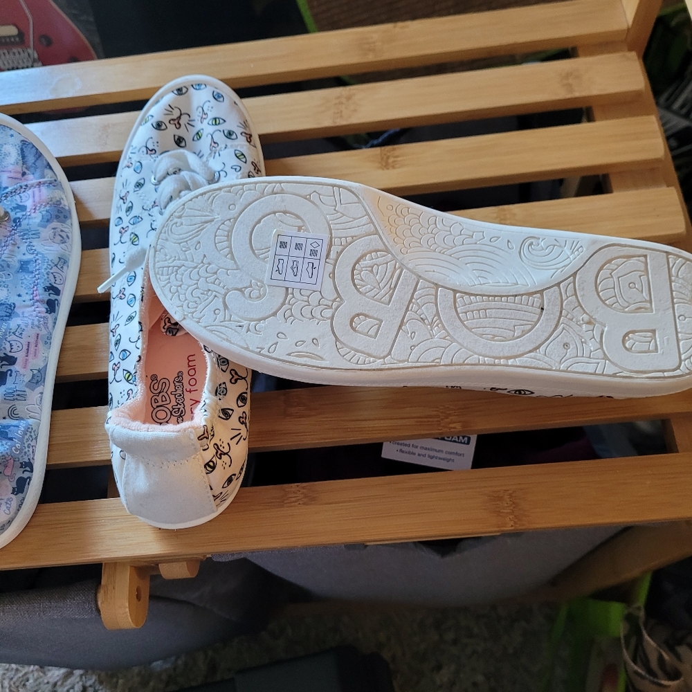 Bobs from Skechers slip on shoes. Size 7.5
